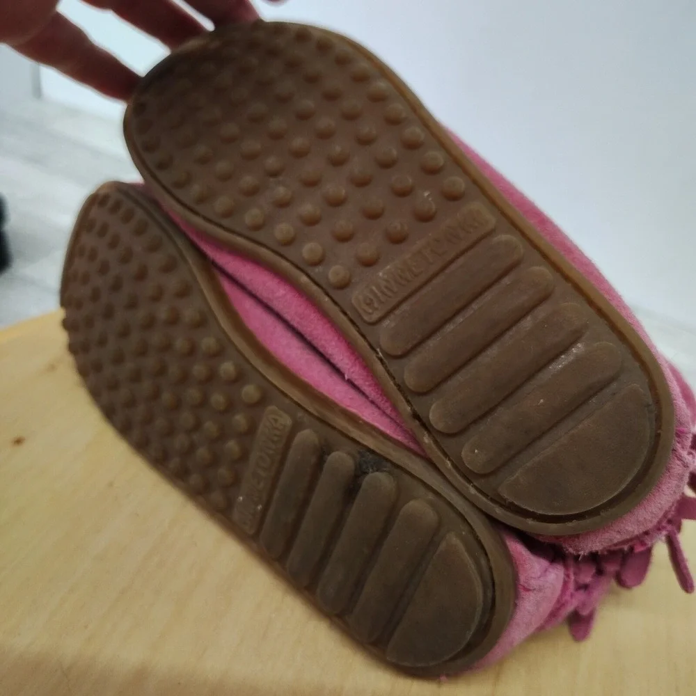 Girls Minnetonka Fringe Boots Pink Suede Youth Size 2 Double Fringe‎ Ankle